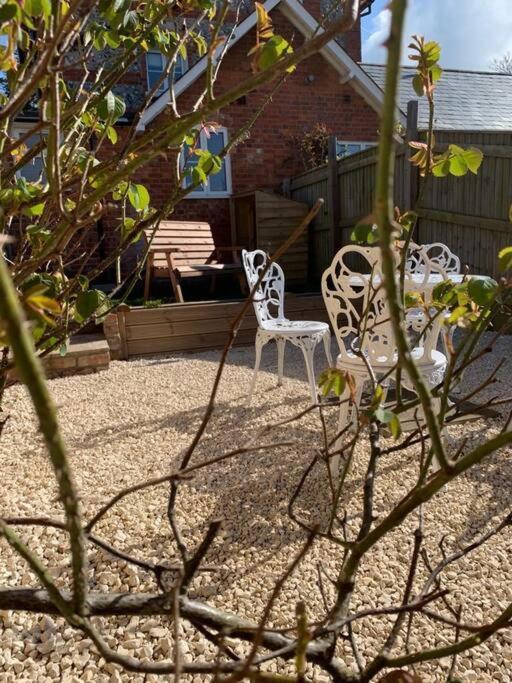 Ground Floor Garden Cottage, Near Stonehenge Shrewton Экстерьер фото