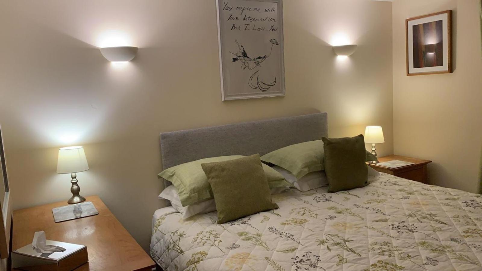 Ground Floor Garden Cottage, Near Stonehenge Shrewton Экстерьер фото